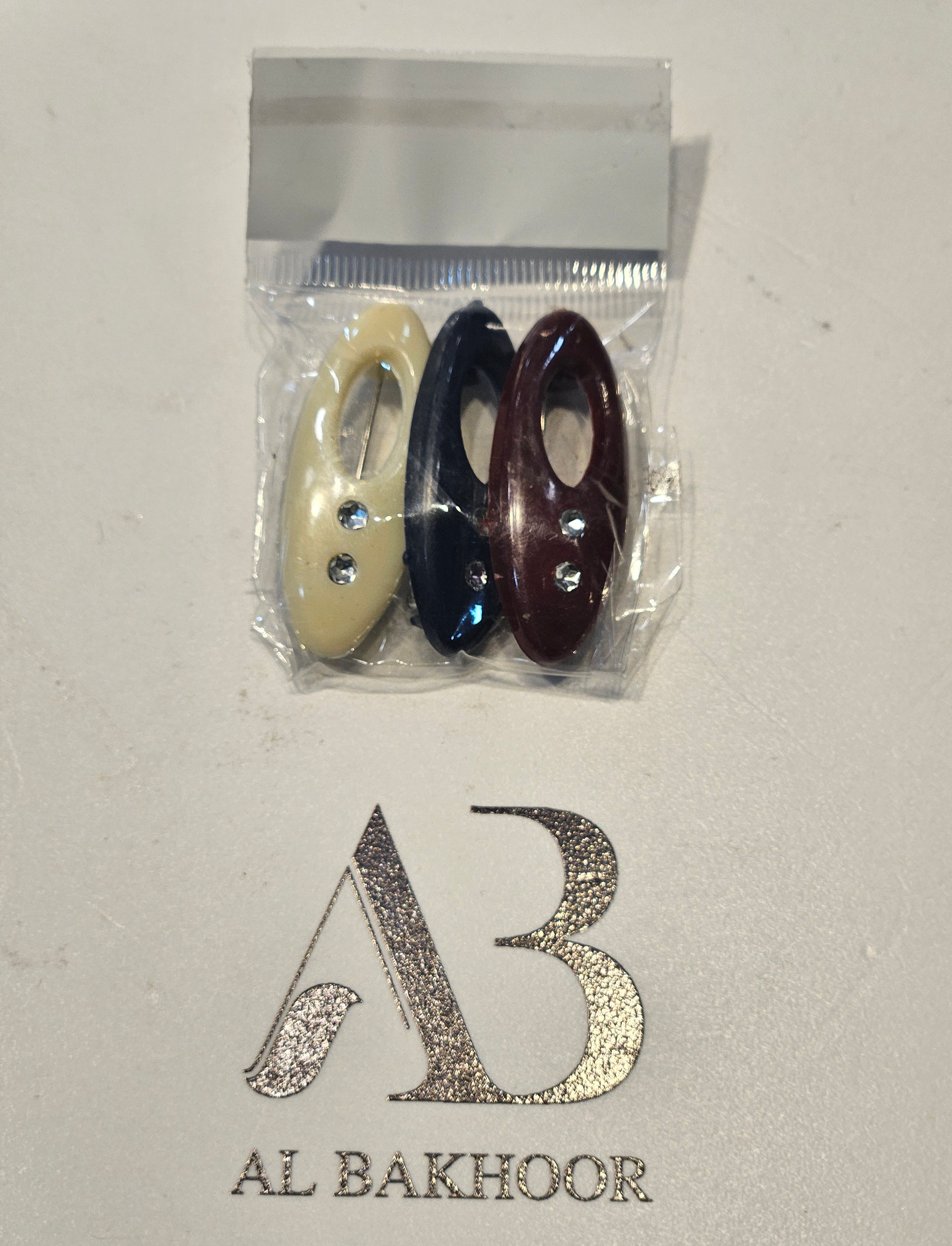 Assorted pack of 3 (White, Blue & Maroon) safety pins