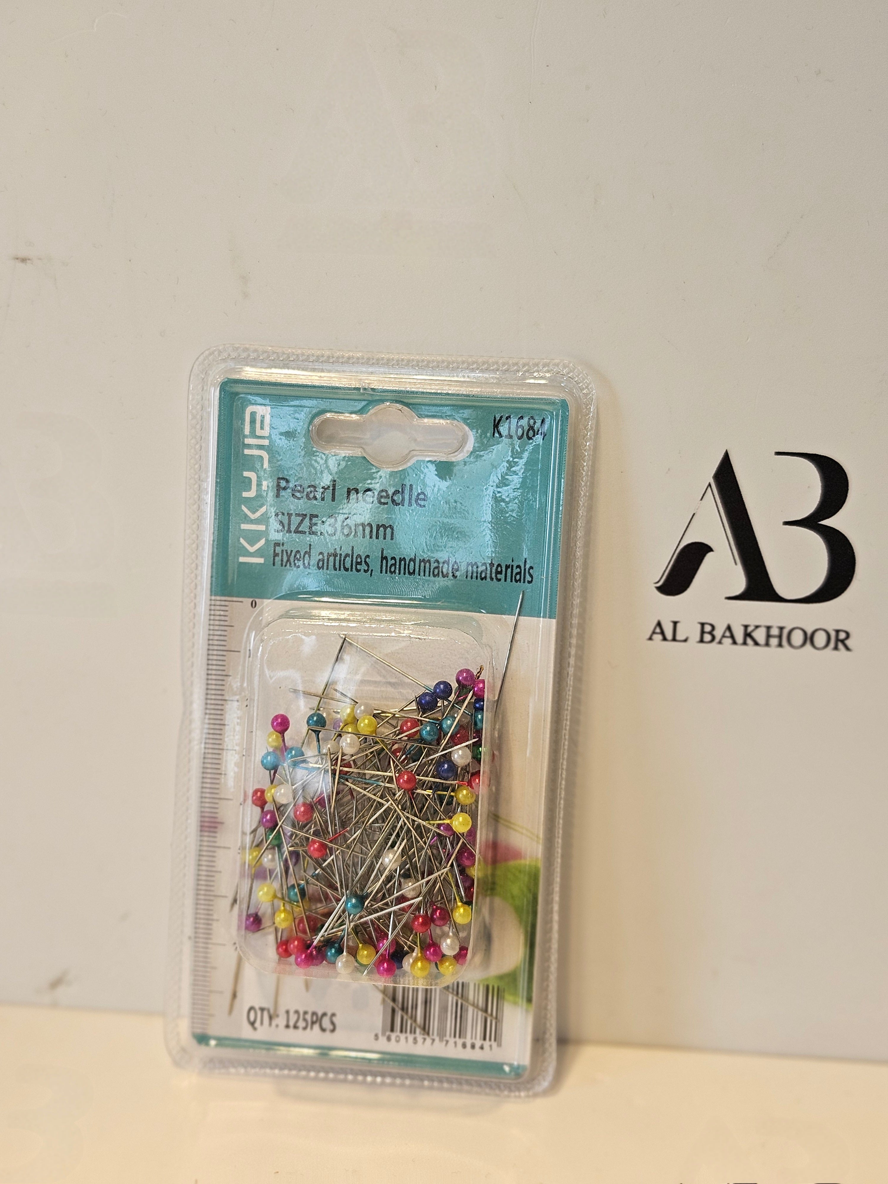 Pack of coloured pearl needles