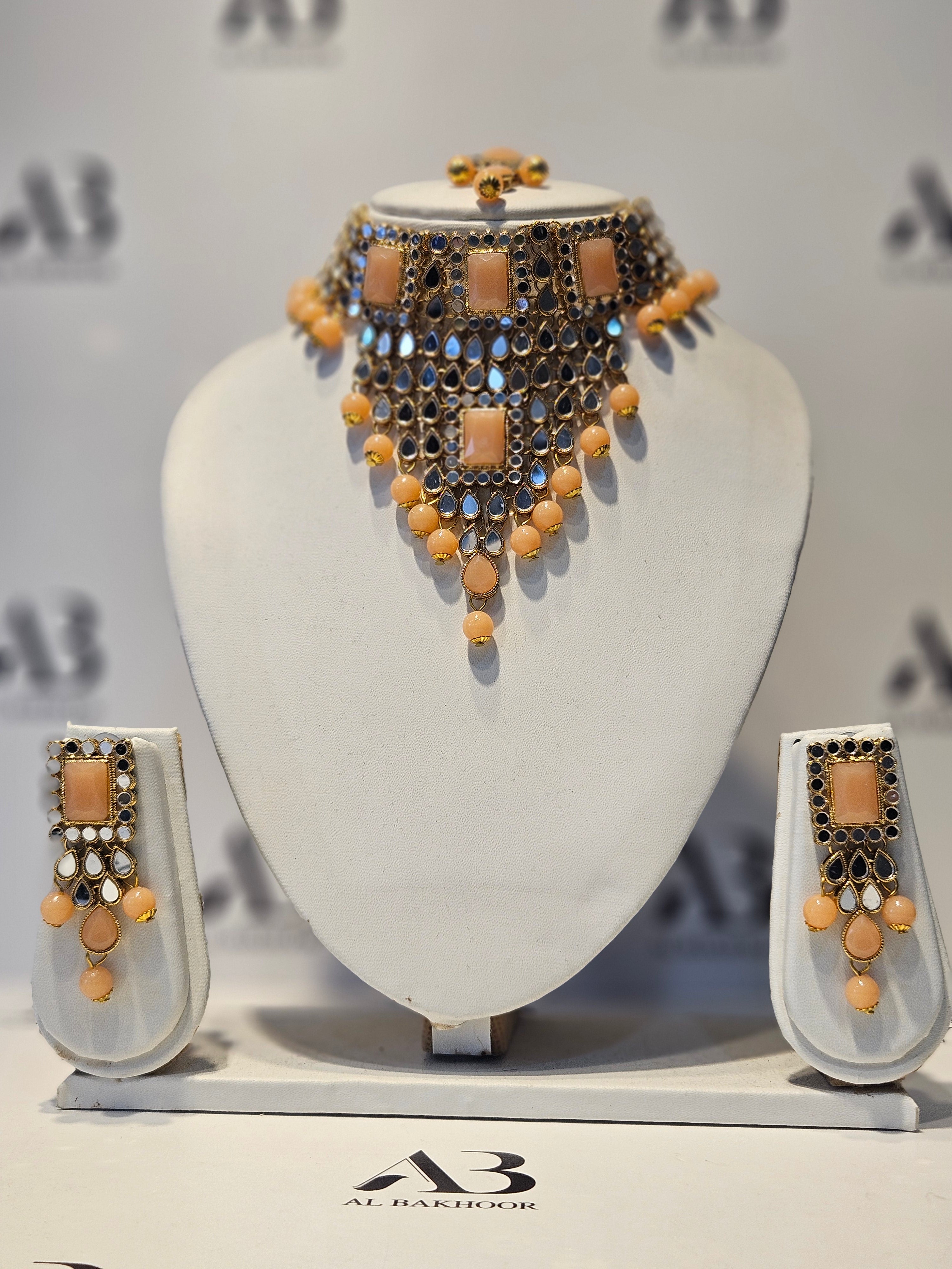 Womens Jewellery Set including Necklace, Earrings & Tikka / Headpiece