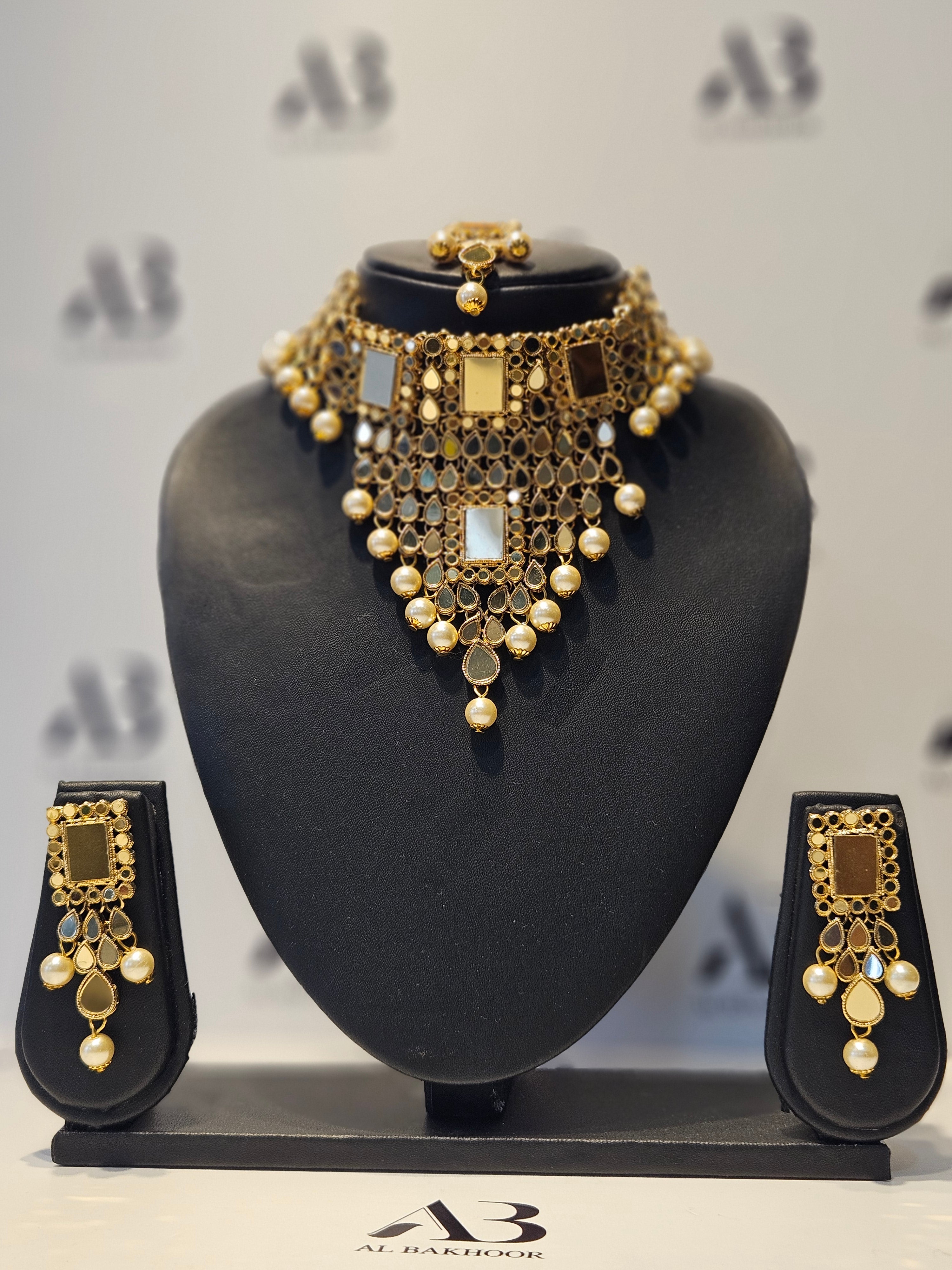 Womens Jewellery Set including Necklace, Earrings & Tikka / Headpiece