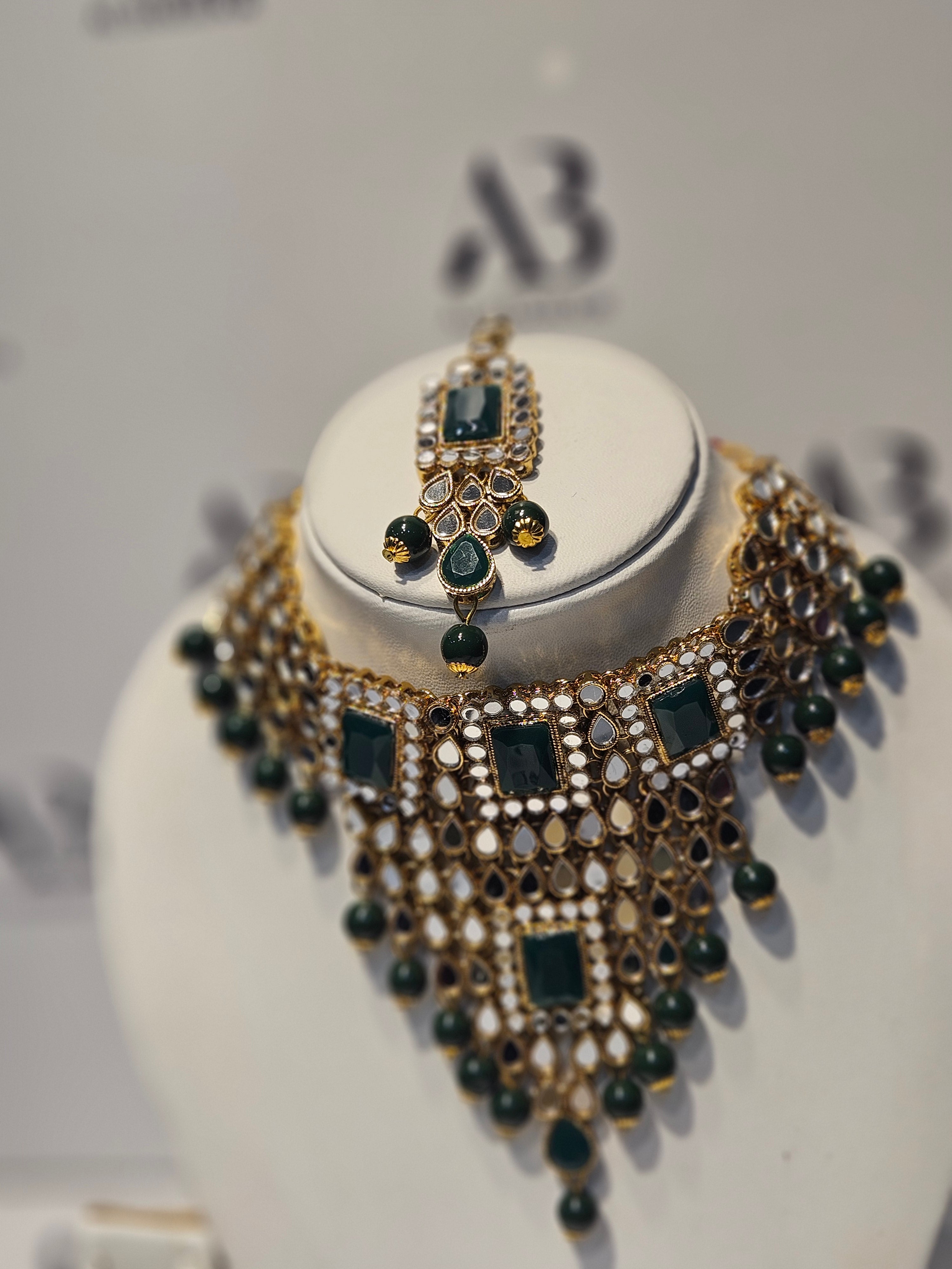 Womens Jewellery Set including Necklace, Earrings & Tikka / Headpiece