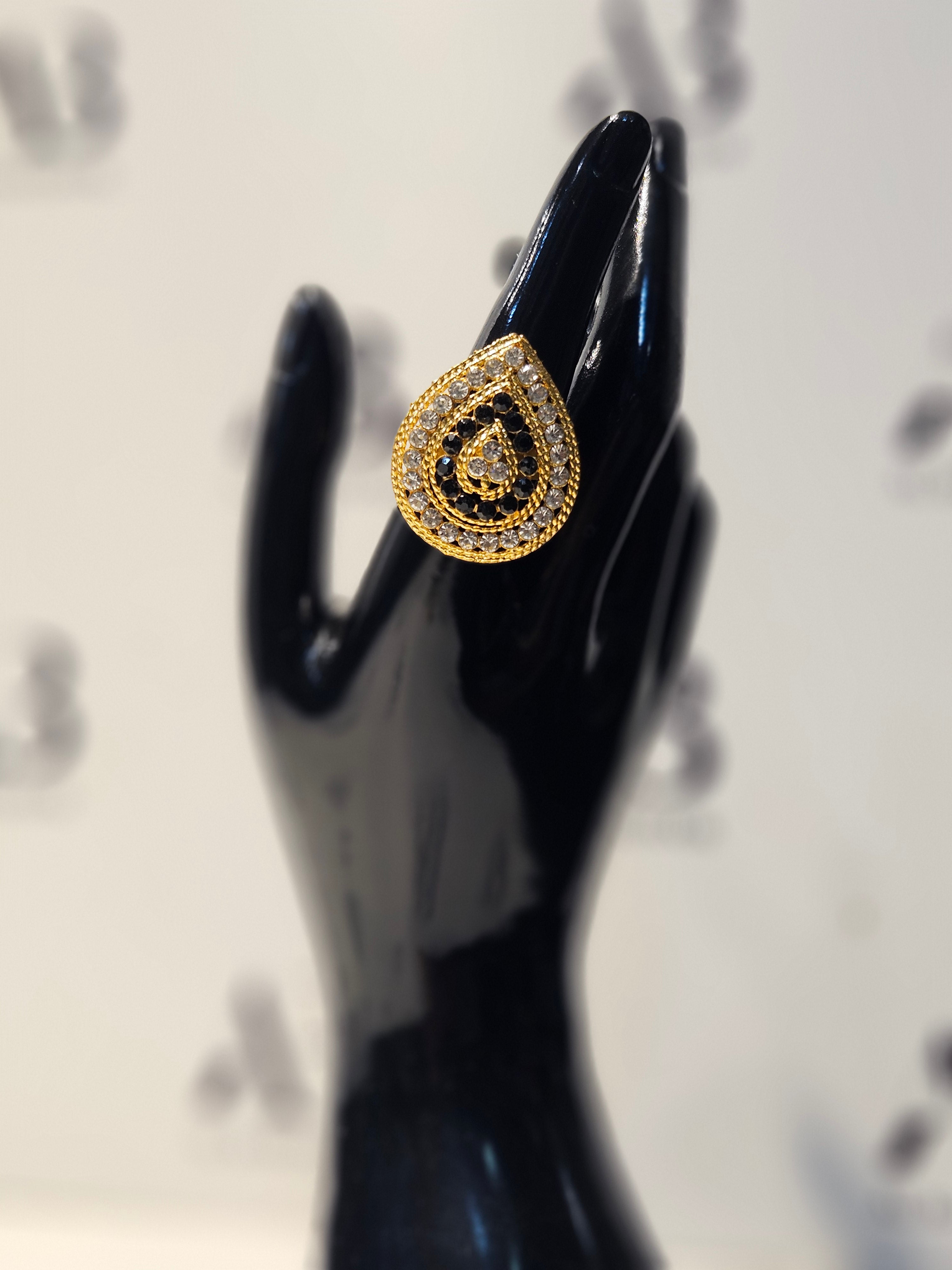 Large Elegant Womans Ring for Special occasions