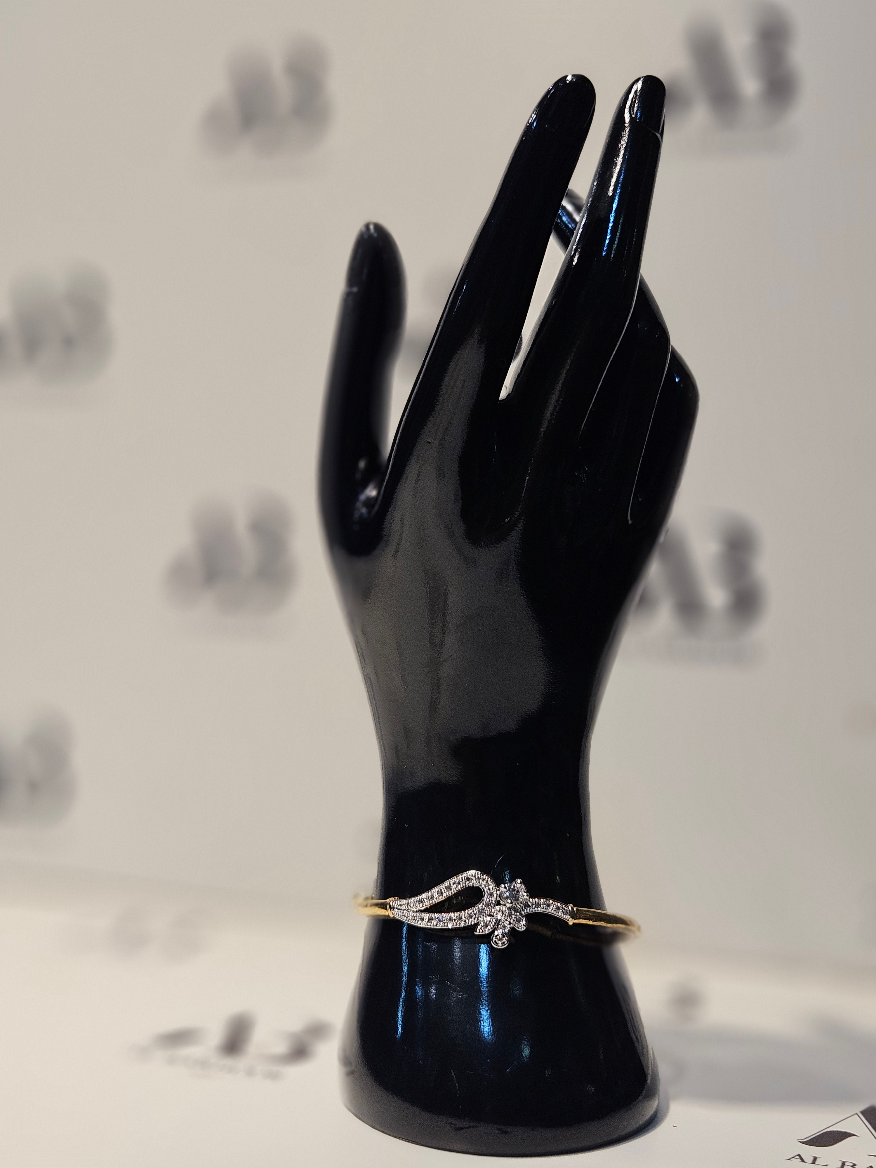 Womans Elegant Bangle