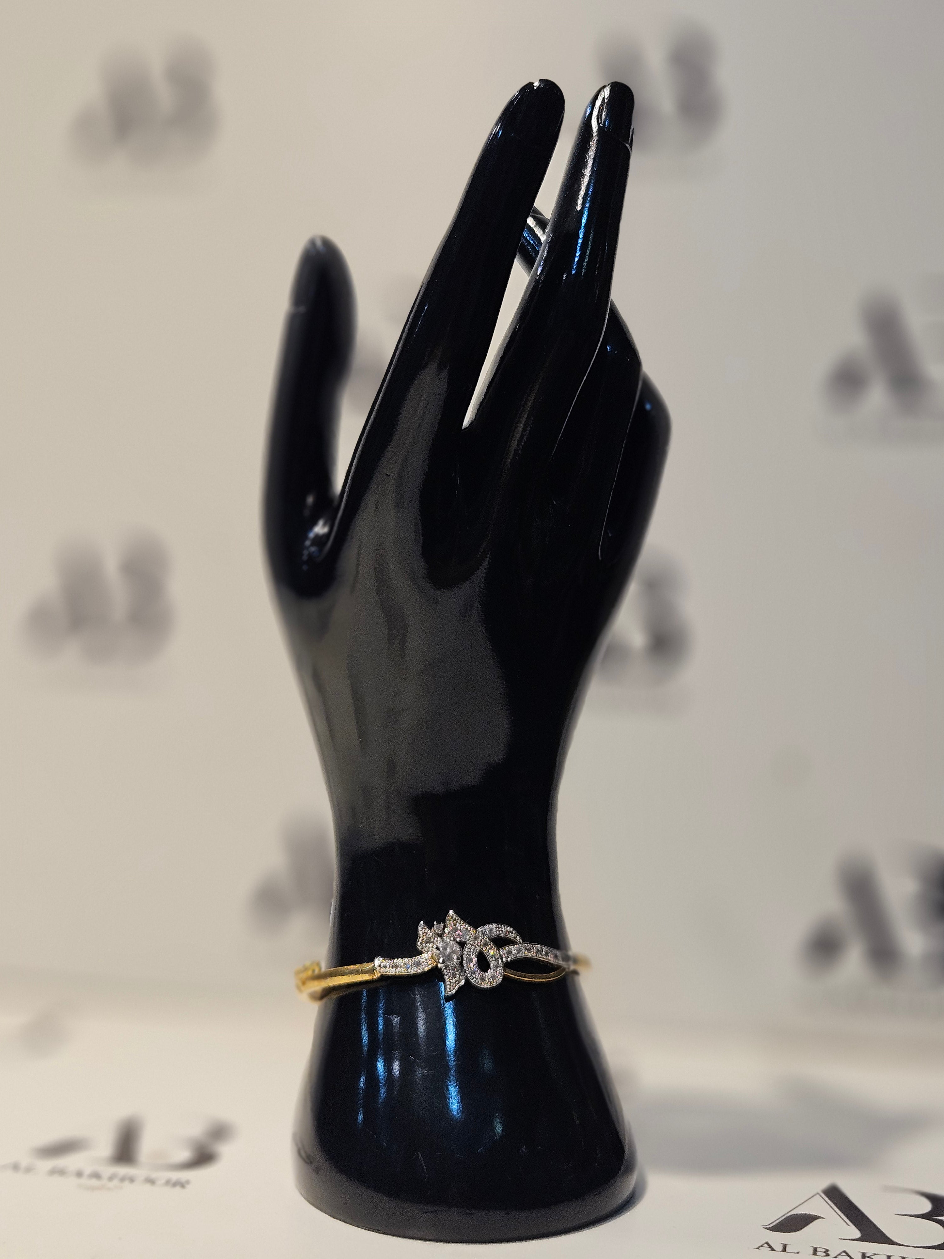 Womans Elegant Bangle