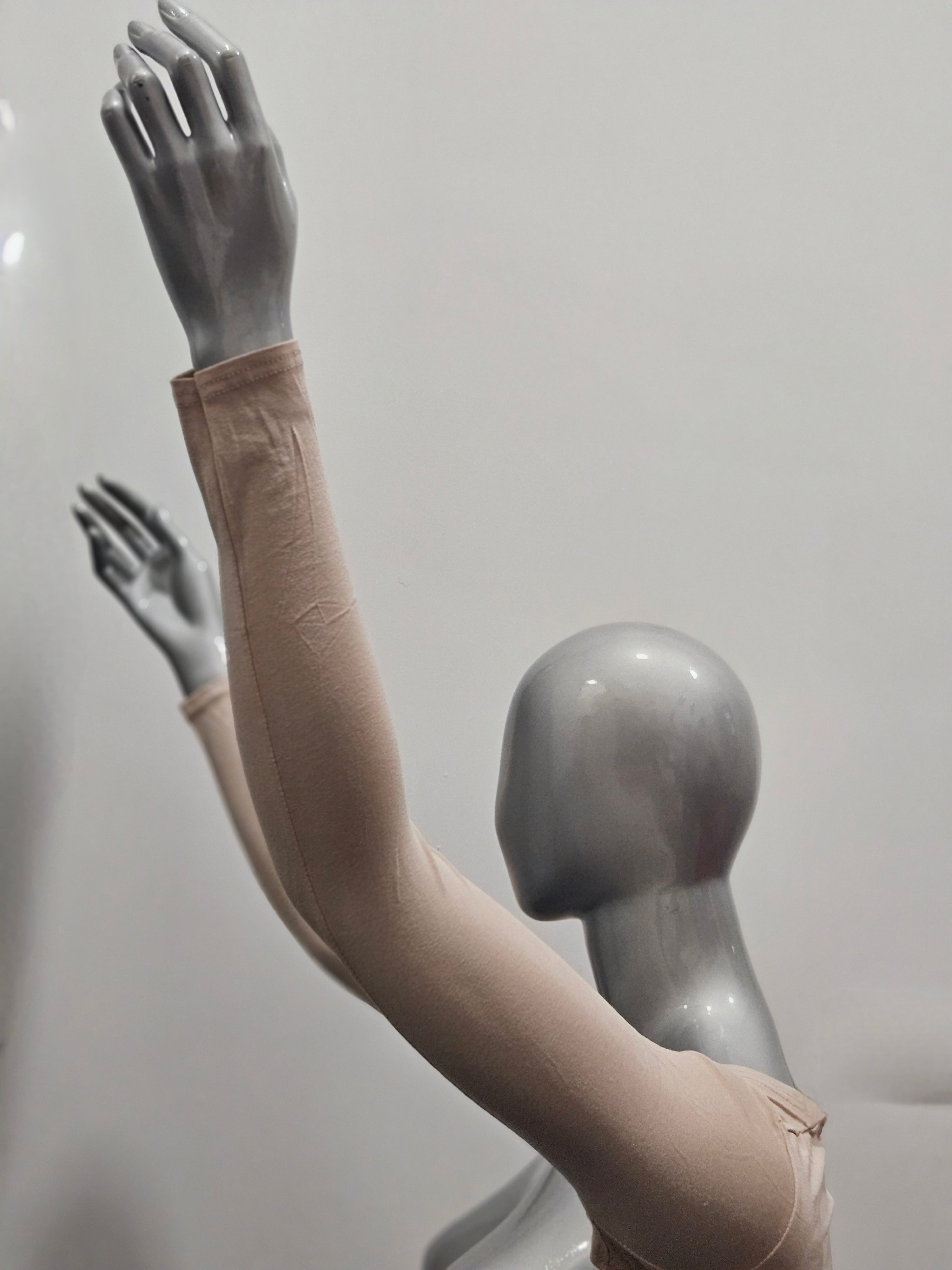 Black/ White/ Nude sleeves